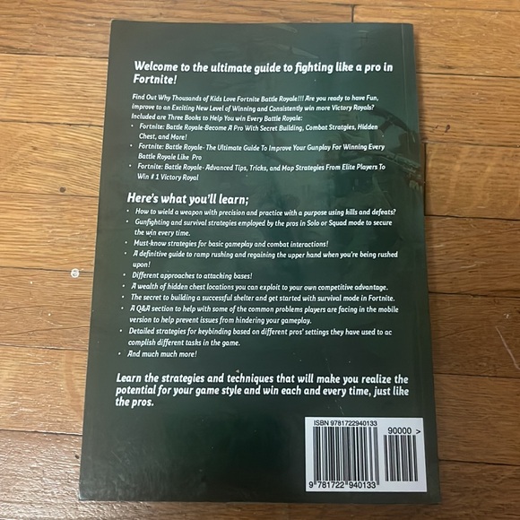 Fortnite Battle Royals for Kids 3 in 1 paperback book by Pro Gamers Guide - Picture 2 of 10